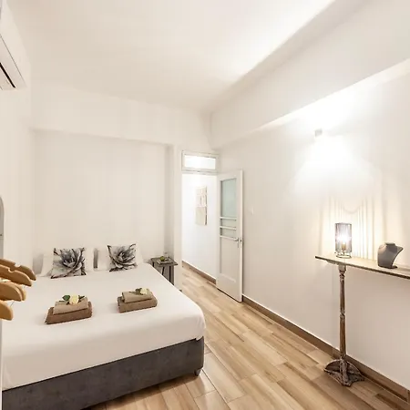 Queen Regina * Nicosia