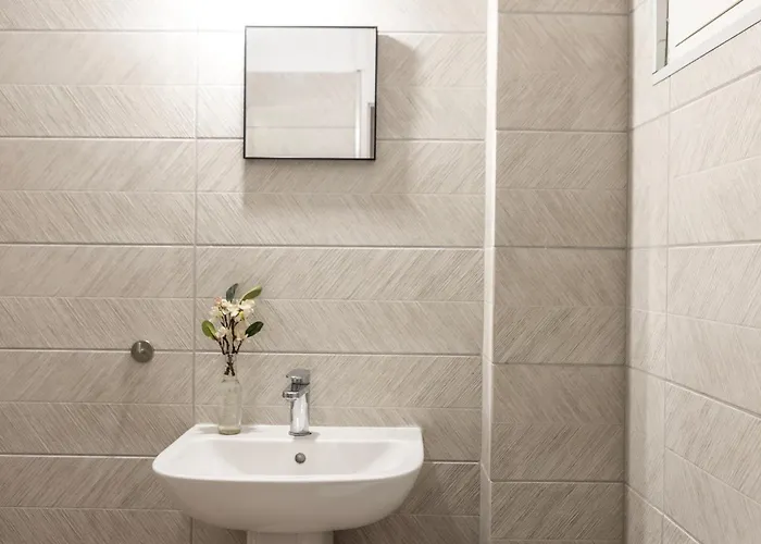 Queen Regina * Nicósia