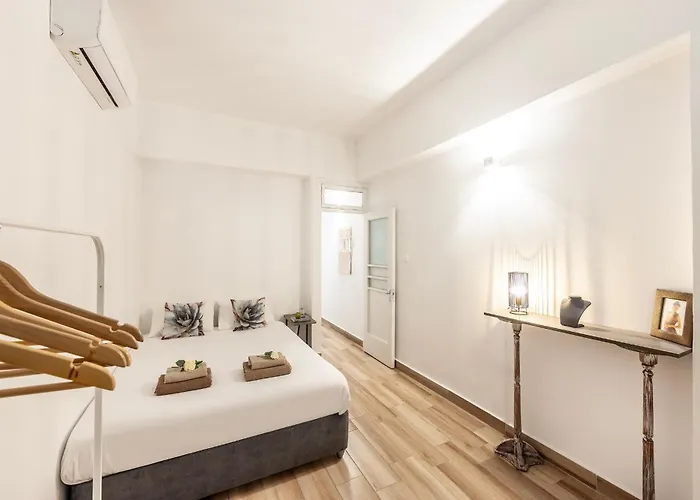 Queen Regina * Nicósia