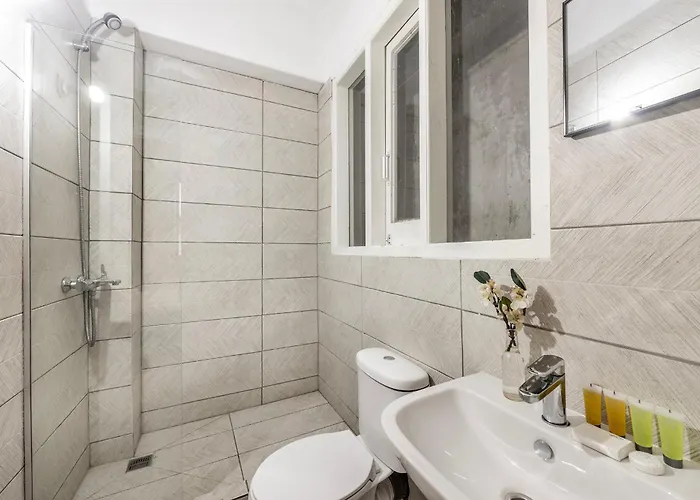 Queen Regina Daire *