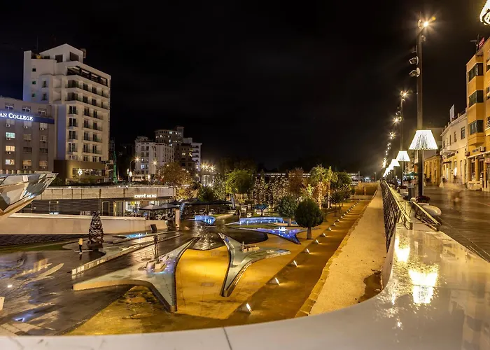 アパート Queen Regina