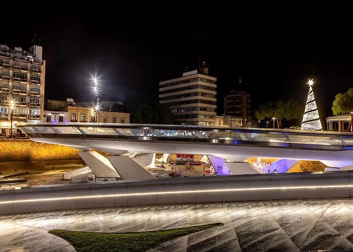 アパート Queen Regina