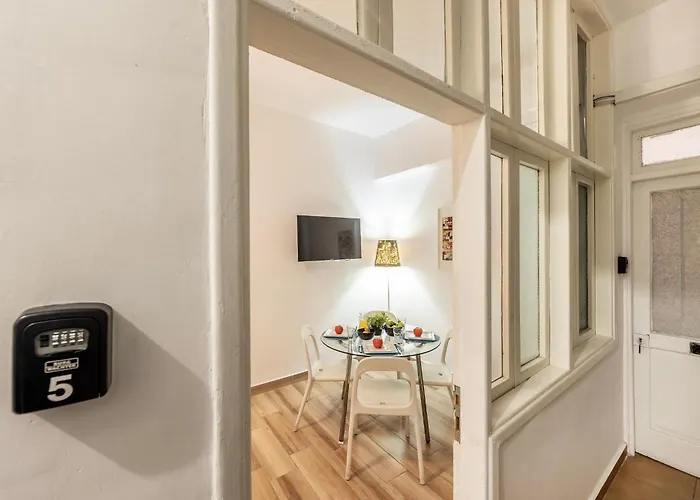 Queen Regina アパート *