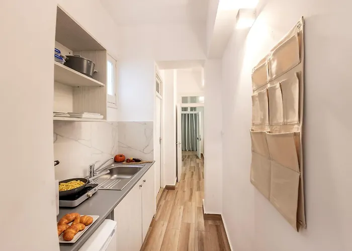 Queen Regina ニコシア